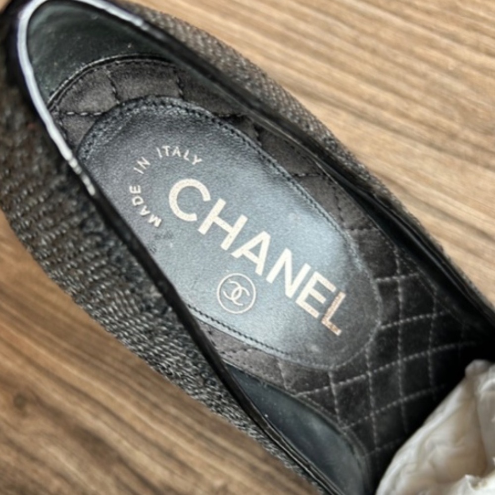 CHANEL Black Sequin Sparkle CC Pumps | 38 - Picture 3 of 10